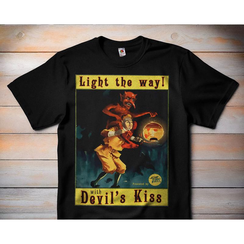 Light the Way with Devil's Kis – Retro Gaming T Shirt Bewertung und Preis